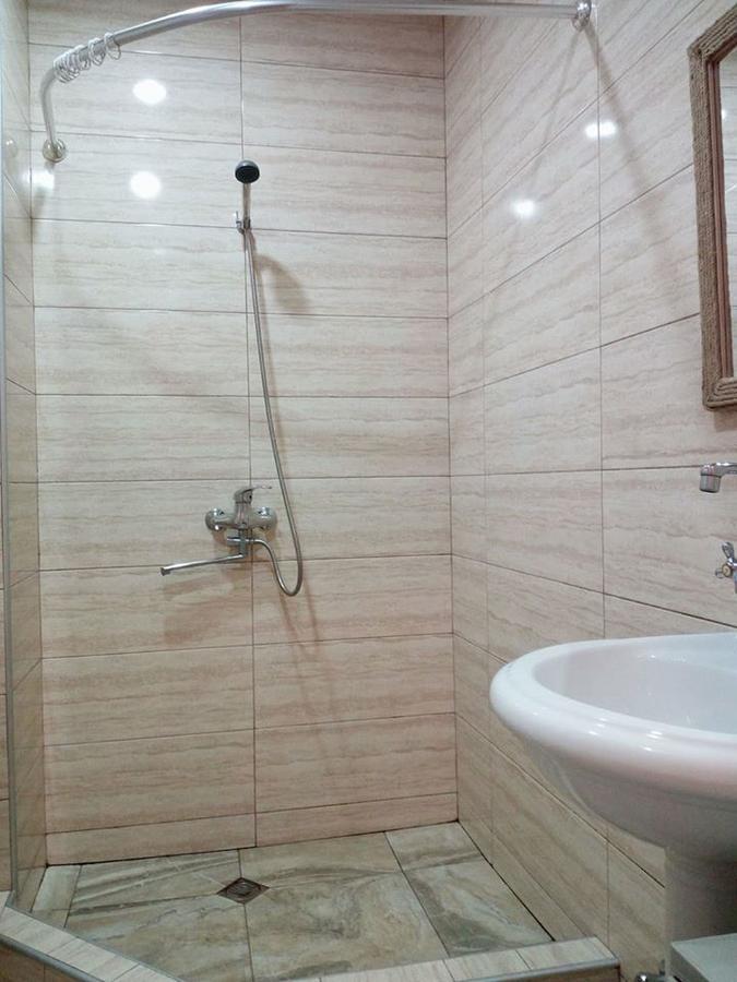 Appartamento Ruso'S Flat Batumi Esterno foto